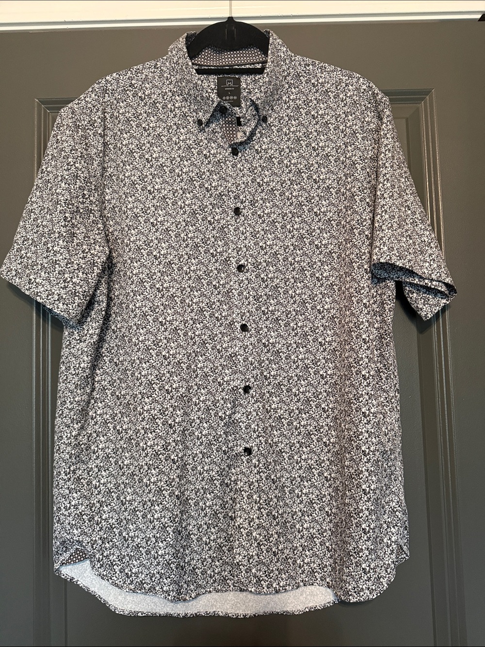 Men's Short Sleeve Black and White Micro Floral Button-Down Shirt